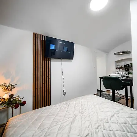 Secret Economy Oasis Apartman *